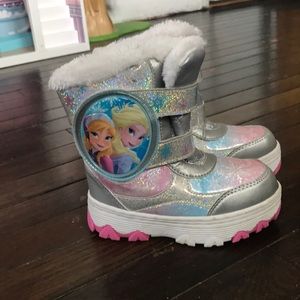 Girls Frozen snow boots